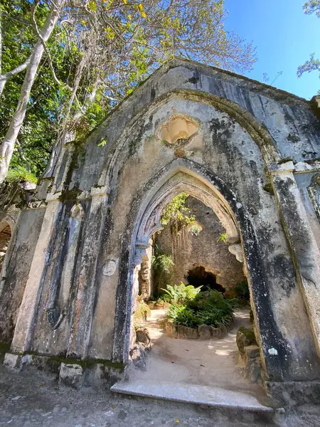 Kudüs, İsrail 'deki terk edilmiş eski kilise.