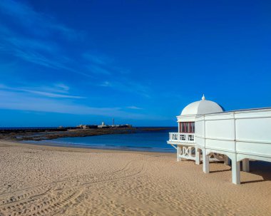 İspanya 'nın Cadiz sahilinde özel bir bina..