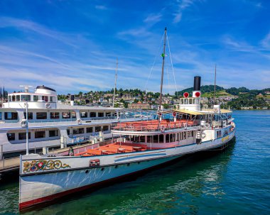 Luzerne İsviçre 'de eski güzel bir gemi..