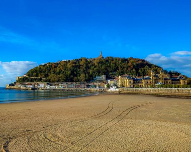 San Sebastian İspanya 'da Urgull plaj manzarası.