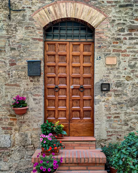 stock image Medieval castles, churches and towers in San Gimignano Italy.