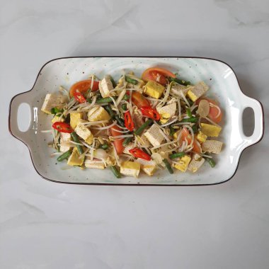 Uzun fasulye, fasulye filizi ve tofunun kombinasyonu beslenme düzenindeki günlük tüketim ihtiyaçlarınızı karşılıyor. Sağlıklı yaşam ruhu