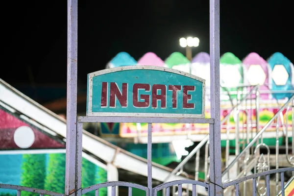Gate Sign Bord Voor Entree Voor Ritten Indische Kermis Pretpark — Stockfoto