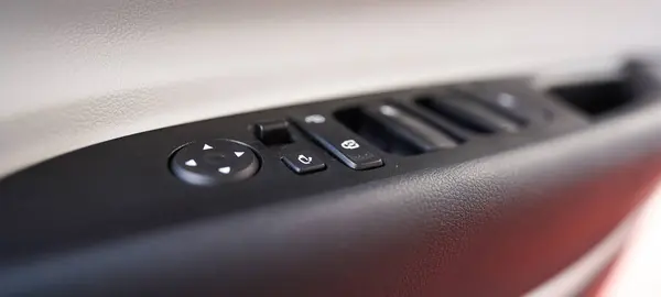 Güç Pencere Kontrollü Parlak Araba Kapı Paneli, Sezgisel Özellikli Modern Araba Kapı Tasarımı, Göz Algılayıcı Tasarımlı Şık Araba İç Tasarımı