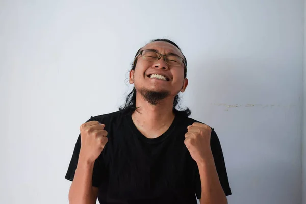 Erwachsener Asiatischer Mann Trägt Schwarzes Shirt Und Brille Mit Langen — Stockfoto