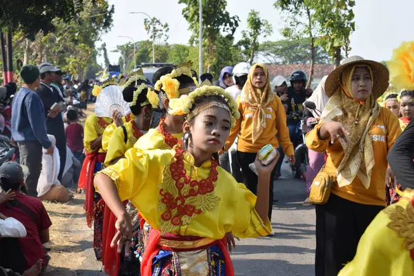 Tuban Indonesia Agosto 2023 Pessoas Vestindo Tradicional Custome Império Javanês — Fotografia de Stock