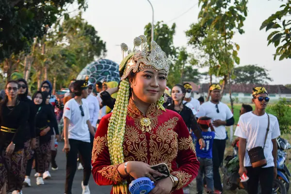 Тубанская Индонезия Августа 2023 Года Люди Носящие Традиционный Яванский Попечительский — стоковое фото