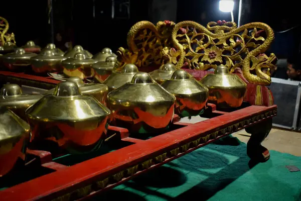 Zamknij Gamelan Lub Bonang Javanese Tradycyjnej Muzyki Instrumentalnej Indonezji — Zdjęcie stockowe