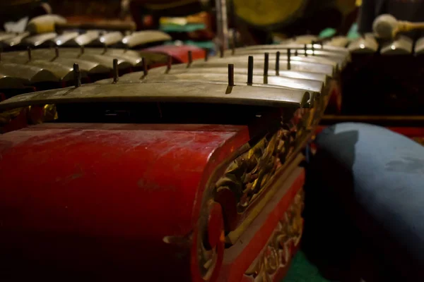 Close Gamelan Oder Bonang Javanesische Traditionelle Instrumentalmusik Aus Indonesien — Stockfoto