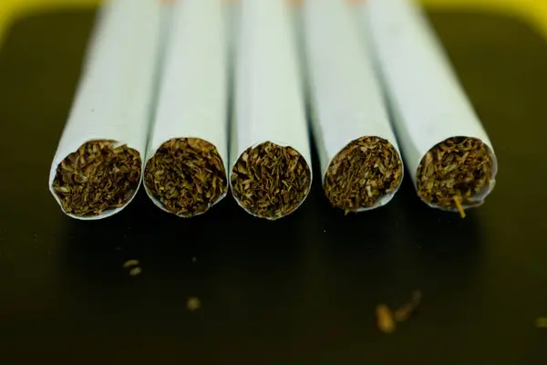 Elölről Közelít Cigaretta Kézzel Készített Dohány — Stock Fotó