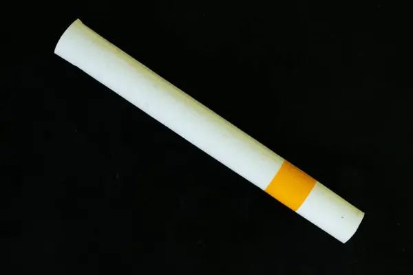 Close Zigarette Handgemacht Isoliert Auf Schwarzem Hintergrund — Stockfoto