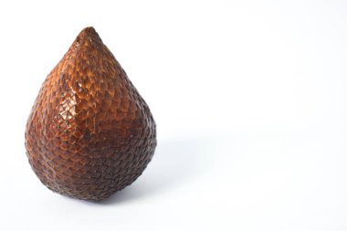 Yılan meyvesi izole edilmiş beyaz arkaplan