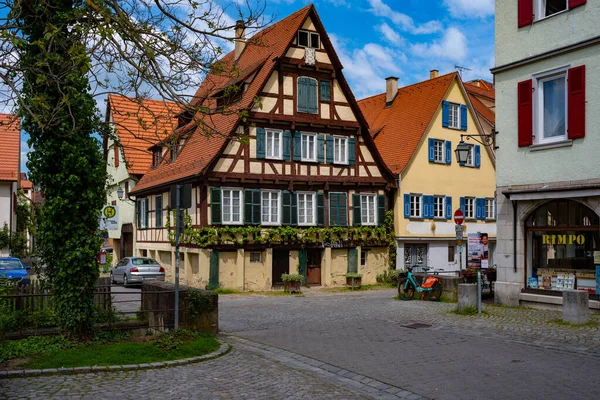 トビンゲン半木造住宅 ドイツ 晴れた日 旧市街 — ストック写真
