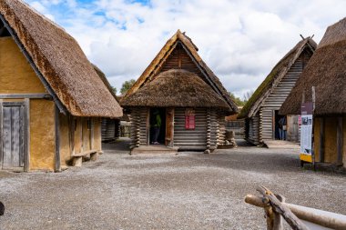 Constance Gölü, ok binaları. İsa 'dan 4300 yıl önce.
