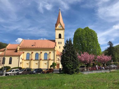 St. Stephen Katolik Kilisesi, Trencianske Teplice, Slovakya Macaristan Kralı. 1 Mayıs 2023.