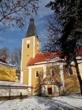 Myjava, Slovakya, 15 Ocak 2023: Şehir merkezindeki eski Katolik kilisesi.
