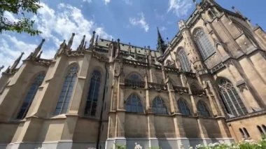 Linz 'deki Mariendom Katedrali, Avusturya' nın en büyük kilisesi. Yüksek kalite 4k görüntü