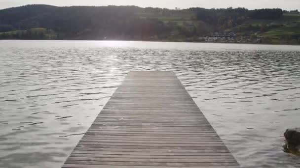 Pomost Kąpielowy Nad Austriackim Jeziorem Wysokiej Jakości Materiał — Wideo stockowe