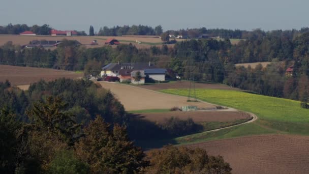 Sonbaharda Yukarı Avusturya Kırsal Alandaki Çiftlik Evleri Yüksek Kalite Görüntü — Stok video