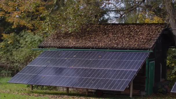 Impianto Solare Termico Fotovoltaico Installato Presso Fienile Filmati Alta Qualità — Video Stock