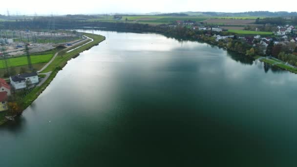 上オーストリアと下オーストリアの間のエンンス川の水力発電所の航空機 高品質4K映像 — ストック動画