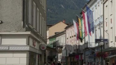 Bad Ischl, Yukarı Avusturya 'nın merkezindeki sokak. Yüksek kalite 4k görüntü