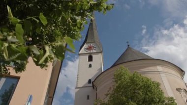 Bad Ischl, Yukarı Avusturya 'daki kilise. Yüksek kalite 4k görüntü