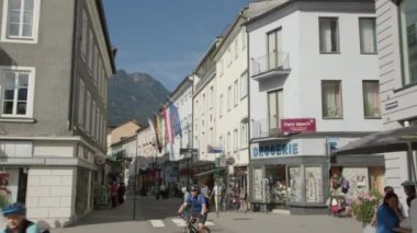 Bad Ischl, Yukarı Avusturya 'nın merkezindeki sokak. Yüksek kalite 4k görüntü