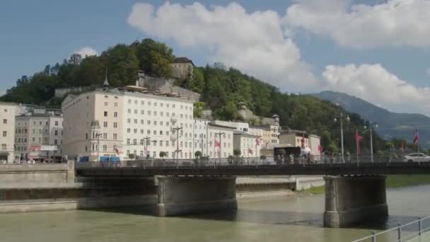 Lapso Tiempo Con Casco Antiguo Salzburgo Con Kapuzinerberg Imágenes Alta — Vídeos de Stock