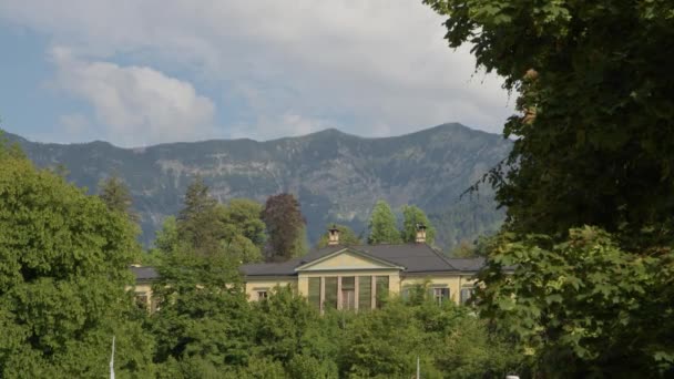 Villa Imperial Histórica Con Montaña Jainzen Bad Ischl Alta Austria — Vídeo de stock
