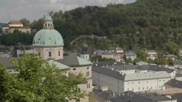 Widok Dzielnicę Kościoła Salzburg Katedrą Dom Zabytkowym Starym Mieście Wysokiej — Wideo stockowe