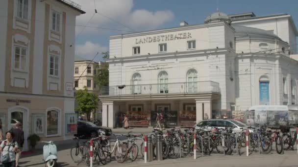 Salzburg Makartplatz Budovou Landestheater Vysoce Kvalitní Záběry — Stock video