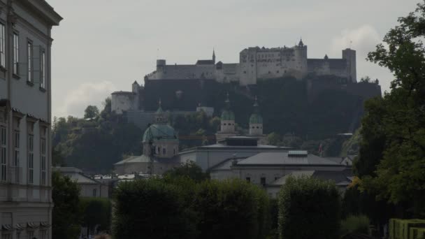 Híres Kilátás Salzburg Mirabell Kastély Erődítmény Katedrális Kiváló Minőségű Felvételek — Stock videók