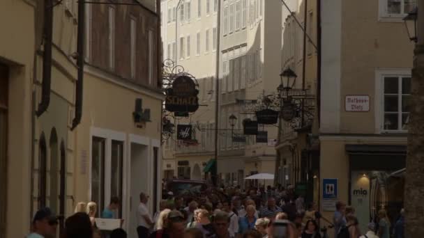 Salzburg Getreidegasse Sok Turistával Kiváló Minőségű Felvételek — Stock videók