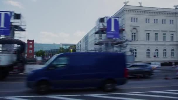 Berlin Unter Den Linden Δρόμο Υπέροχα Κτίρια Υψηλής Ποιότητας Πλάνα — Αρχείο Βίντεο