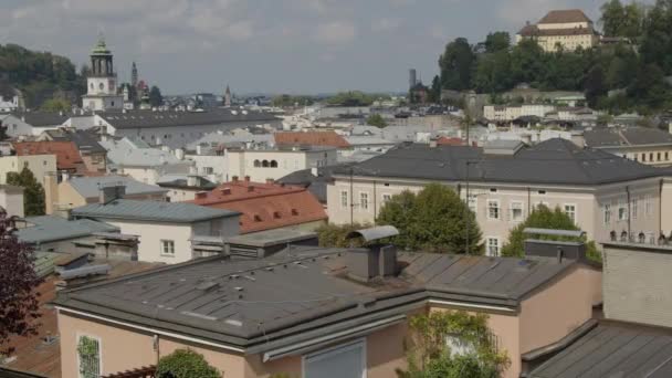 Salzburg Tetők Óvárosban Kapuzinerberggel Kiváló Minőségű Felvételek — Stock videók