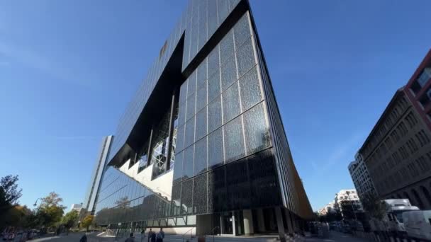 Glasfasad Modern Byggnad Med Stor Arkitektur Högkvalitativ Film — Stockvideo