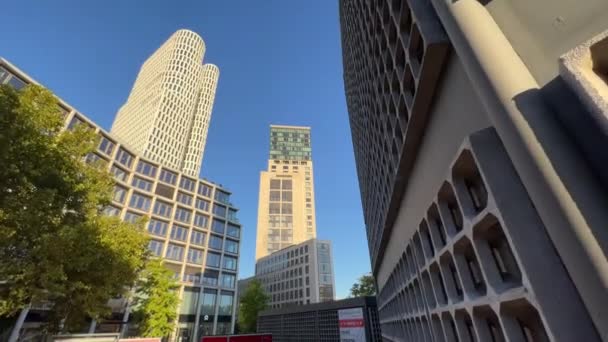 Gedaechtniskirche Yakınlarındaki Berlin Otel Binaları Yüksek Kalite Görüntü — Stok video