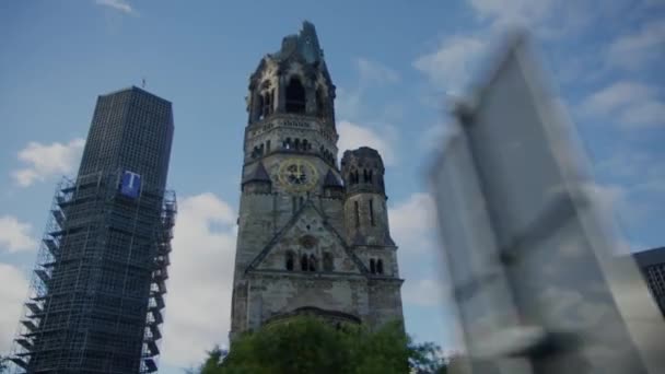 Berlin Gedaechtniskirche Minneskyrka Kurfuerstendamm Morgonen Ljus Högkvalitativ Film — Stockvideo