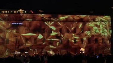 Kamu binasında video projeksiyon haritası. Yüksek kalite 4k görüntü