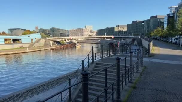 ベルリンの行政区とスプレー川 高品質4K映像 — ストック動画