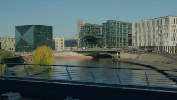 スプレー川と主要駅とベルリンの政府地区 高品質4K映像 — ストック動画