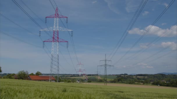 Líneas Eléctricas Alta Tensión Paisaje Rural Imágenes Alta Calidad — Vídeos de Stock