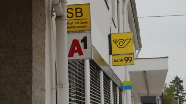 Signos Cajero Automático Oficina Correos Tienda Telefónica Ciudad Imágenes Alta — Vídeo de stock