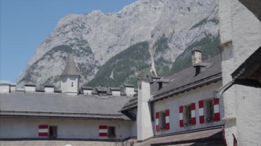 Avusturya, Salzburg 'daki Hohenwerfen' de güzel bir ortaçağ kalesi. Yüksek kalite 4k görüntü