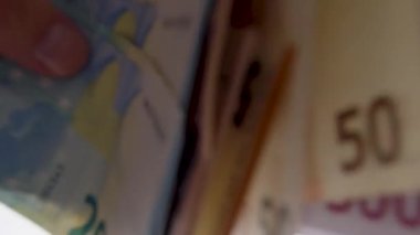 Avro banknotları bulanık hareket ediyor. Yüksek kalite 4k görüntü