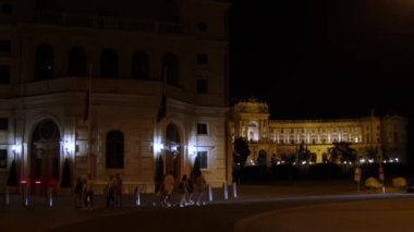 Viyana 'daki Hofburg başkanlık ofisinde gece sahnesi. Yüksek kalite 4k görüntü