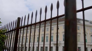 Ballhausplatz, Viyana 'daki Avusturya federal başkanlığı cephesi. Yüksek kalite 4k görüntü