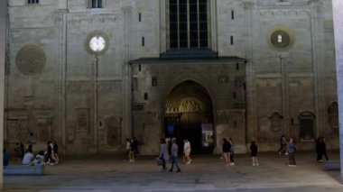 St. Stephens Katedrali 'nin ön cephesi Viyana. Yüksek kalite 4k görüntü