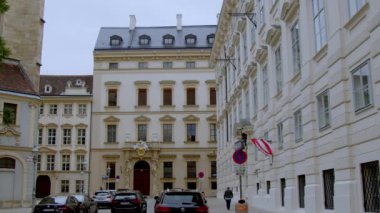 Viyana Minoritenplatz 'daki tarihi Schotten kilisesi. Yüksek kalite 4k görüntü